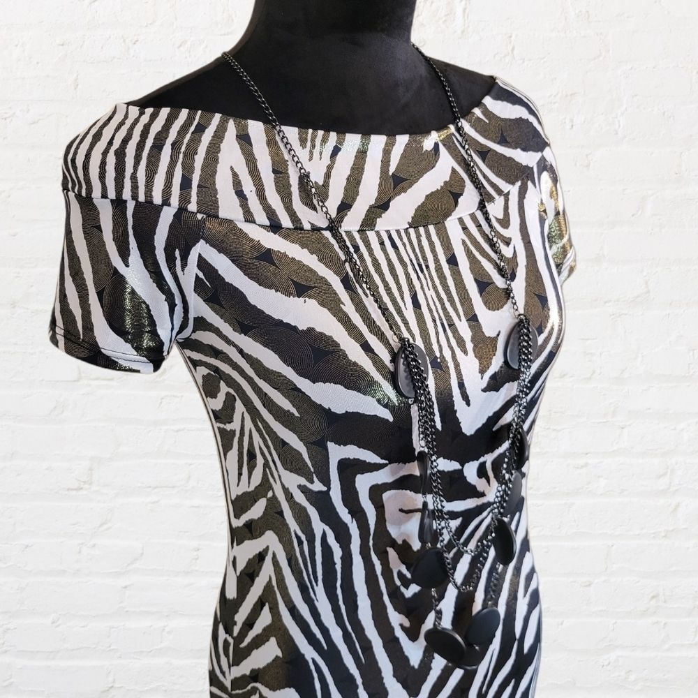 K-Mode Fitted Shimmer Dress Attached Necklace Medium